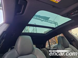 Audi Q8 55 TFSI 4WD Premium 2023 года из Южной Кореи