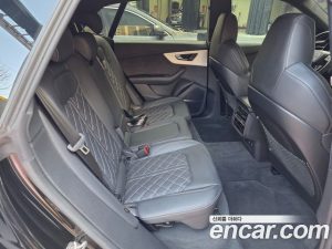 Audi Q8 55 TFSI 4WD Premium 2023 года из Южной Кореи