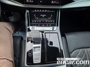 Audi Q8 55 TFSI 4WD Premium 2023 года из Южной Кореи