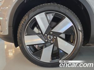 Volvo XC40 Twin ULTIMATE 2024 года из Южной Кореи
