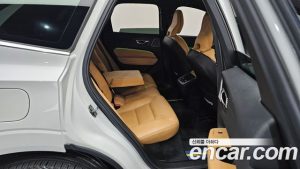 Volvo XC60 B5 Inscription 2022 года из Южной Кореи