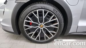 Porsche Taycan 4S CROSS TURISMO 2022 года из Южной Кореи
