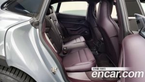 Porsche Taycan 4S CROSS TURISMO 2022 года из Южной Кореи