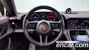 Porsche Taycan 4S CROSS TURISMO 2022 года из Южной Кореи