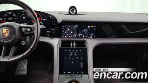 Porsche Taycan 4S CROSS TURISMO 2022 года из Южной Кореи