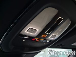 Volvo V60 B5 Ultra AWD 2025 года из Южной Кореи