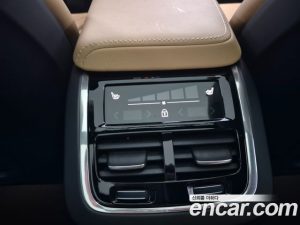 Volvo V60 B5 Ultra AWD 2025 года из Южной Кореи