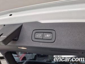 Volvo V60 B5 Ultra AWD 2025 года из Южной Кореи