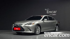 Lexus ES Luxury Plus 2025 года из Южной Кореи