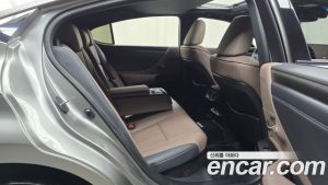 Lexus ES Luxury Plus 2025 года из Южной Кореи