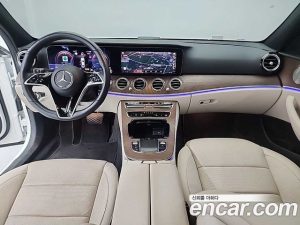 Mercedes-Benz E-Class E220d 4MATIC Exclusive 2023 года из Южной Кореи