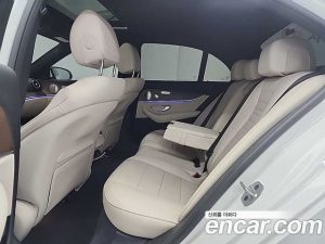 Mercedes-Benz E-Class E220d 4MATIC Exclusive 2023 года из Южной Кореи