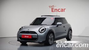 Mini Cooper CLASSIC 2025 года из Южной Кореи
