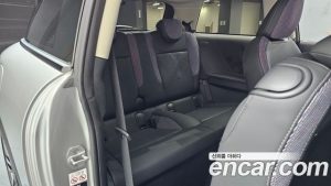Mini Cooper CLASSIC 2025 года из Южной Кореи