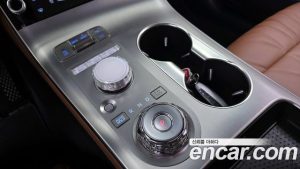 Genesis GV70 2.5T Бензин 2WD 2025 года из Южной Кореи