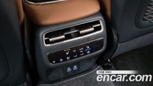 Genesis GV70 2.5T Бензин 2WD 2025 года из Южной Кореи
