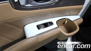 Kia Sorento Бензин 2.5T 2WD 2024 года из Южной Кореи