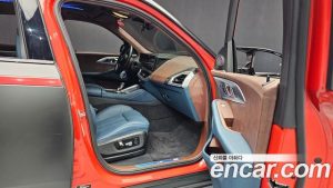 BMW XM 4.4 2023 года из Южной Кореи