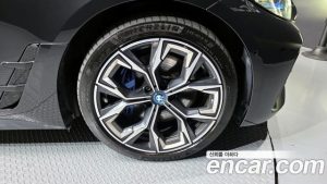 BMW i4 eDrive40 M Sport PRO 2023 года из Южной Кореи