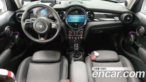 Mini Cooper 5Door MULTITONE Edition 2023 года из Южной Кореи