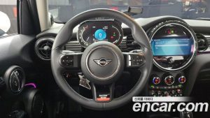 Mini Cooper 5Door MULTITONE Edition 2023 года из Южной Кореи