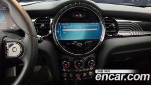 Mini Cooper 5Door MULTITONE Edition 2023 года из Южной Кореи