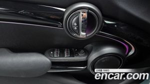 Mini Cooper 5Door MULTITONE Edition 2023 года из Южной Кореи