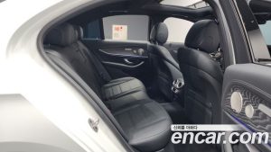 Mercedes-Benz E-Class E53 AMG 4MATIC+ 2023 года из Южной Кореи