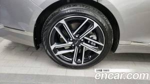 Genesis G80 Бензин 2.5 Turbo AWD 2025 года из Южной Кореи