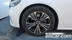 Mercedes-Benz E-Class E200 Avantgarde 2025 года из Южной Кореи