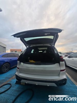 BMW X5 M60i 2024 года из Южной Кореи