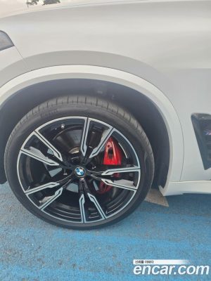 BMW X5 M60i 2024 года из Южной Кореи
