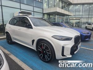 BMW X5 M60i 2024 года из Южной Кореи