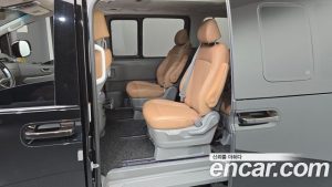 Hyundai Staria 4WD Lounge 9-Seater 2025 года из Южной Кореи
