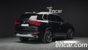 BMW X5 xDrive 50e xLine 2025 года из Южной Кореи