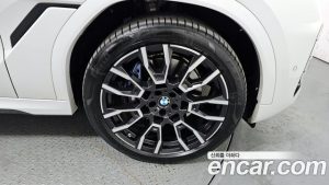 BMW X6 xDrive40i M Sport 2024 года из Южной Кореи