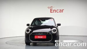 Mini Cooper SE Favoured 2024 года из Южной Кореи