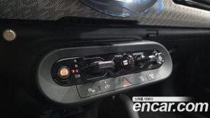 Mini Cooper SE Favoured 2024 года из Южной Кореи