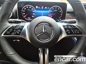 Mercedes-Benz C-Class C200 Avantgarde 2025 года из Южной Кореи