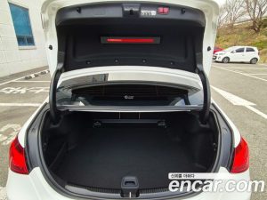 Mercedes-Benz C-Class C200 Avantgarde 2025 года из Южной Кореи