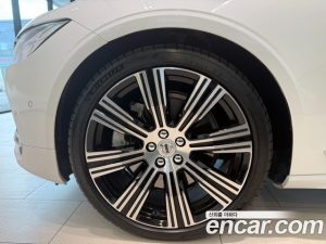 Volvo S90 B6 AWD ULTIMATE Bright 2024 года из Южной Кореи