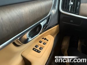 Volvo S90 B6 AWD ULTIMATE Bright 2024 года из Южной Кореи