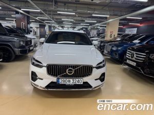 Volvo XC60 T8 Ultra Bright 2025 года из Южной Кореи