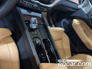 Volvo XC60 T8 Ultra Bright 2025 года из Южной Кореи