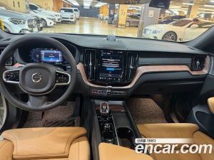 Volvo XC60 T8 Ultra Bright 2025 года из Южной Кореи