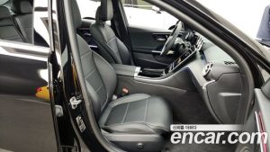 Mercedes-Benz C-Class C200 Avantgarde 2025 года из Южной Кореи