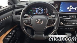 Lexus ES Luxury Plus 2023 года из Южной Кореи