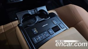 Lexus ES Luxury Plus 2023 года из Южной Кореи