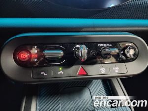 Mini Countryman ALL4 Favoured 2025 года из Южной Кореи