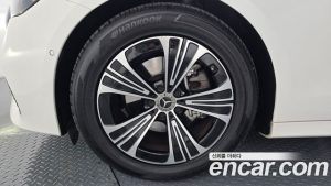 Mercedes-Benz E-Class E200 Avantgarde 2024 года из Южной Кореи